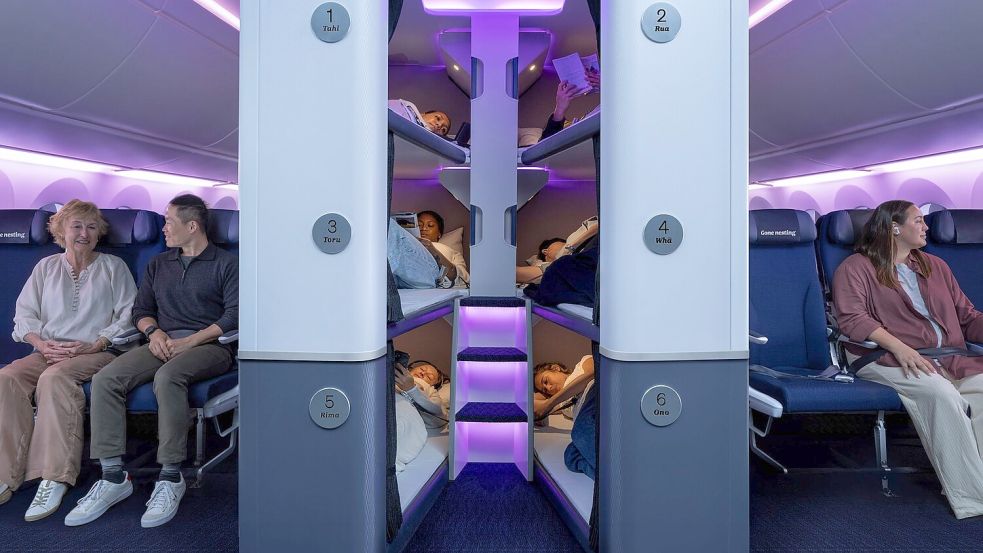 Das „Skynest“ ermöglicht es auch in der Economy-Klasse, auf langen Stecken Schlaf zu finden. Foto: -/Air New Zealand/dpa