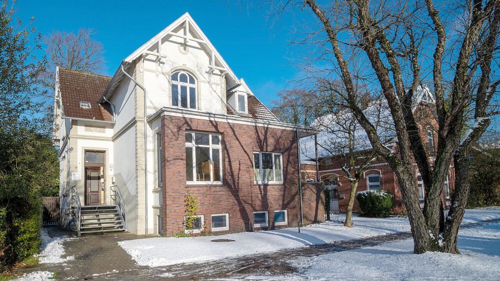 Eigentlich ist der Vertrag für die Nutzung dieser Immobilie in der Zingelstraße schon zum Jahreswechsel 2025/26 ausgelaufen. Eine Verlängerung bis Mitte 2026 soll nun noch einmal deutlich verlängert werden, um Zeit für die Neuplanung zu gewinnen. Foto: Klaus Ortgies