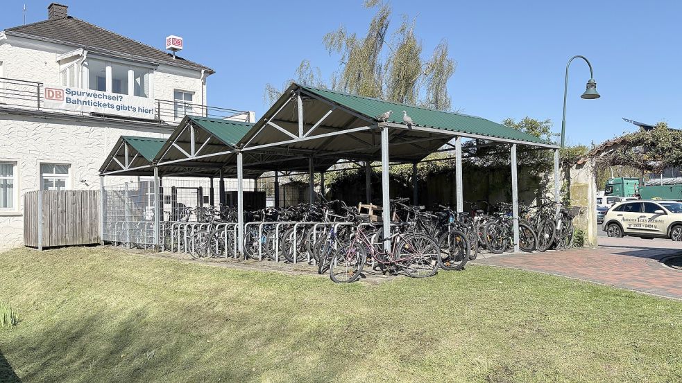 Die Radgarage am ZOB soll, wenn es nach Politik und Verwaltung geht, umgestaltet und aufgewertet werden. Foto: Mieke Matthes