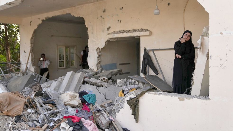 Zwischen Israel und dem Libanon gilt eine Waffenruhe - doch es gibt Hinweise, dass sie wackelt.(Archivbild) Foto: Hassan Ammar