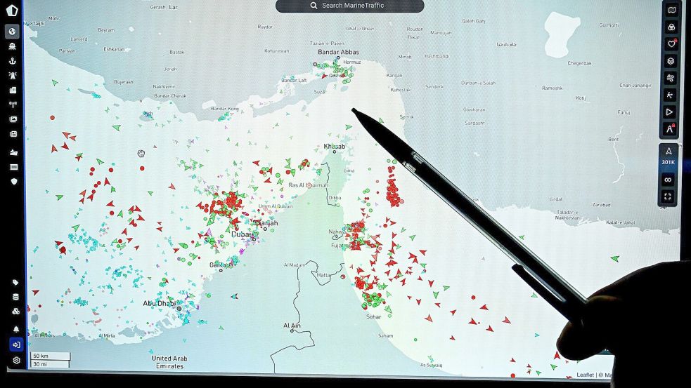 In der Straße von Hormus gibt es nur wenig Bewegung. Foto: Julien De Rosa/AFP/dpa
