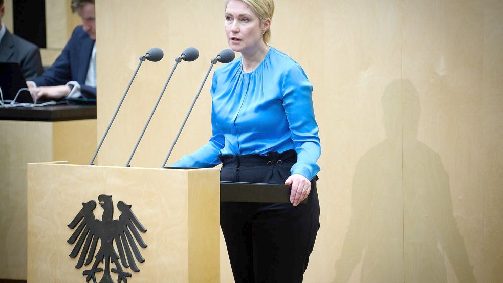 Ministerpräsidentin Schwesig hält weitere Entlastungen für nötig. Foto: Bernd von Jutrczenka/dpa