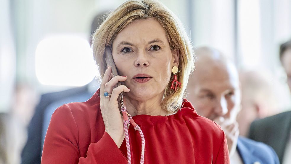 Zu den Betroffenen des Hackerangriffs auf den Messengerdienst Signal gehört auch Bundestagspräsidentin Julia Klöckner. Foto: IMAGO/Mike Schmidt