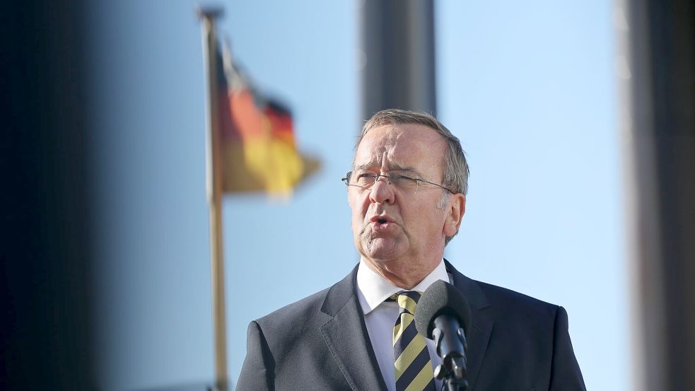 „Unsere Marine ist richtig gut darin, Minen aufzuspüren und zu räumen“: Boris Pistorius bereitet einen möglichen Einsatz in der Straße von Hormus vor. (Archivbild) Foto: Christian Charisius/dpa