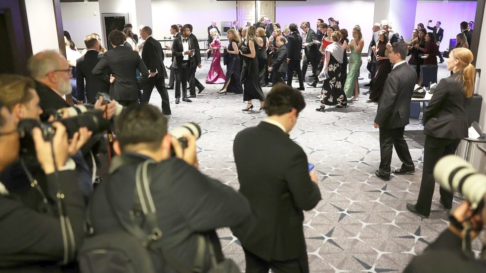 Nach den Schüssen herrscht große Unruhe. Foto: Tom Brenner