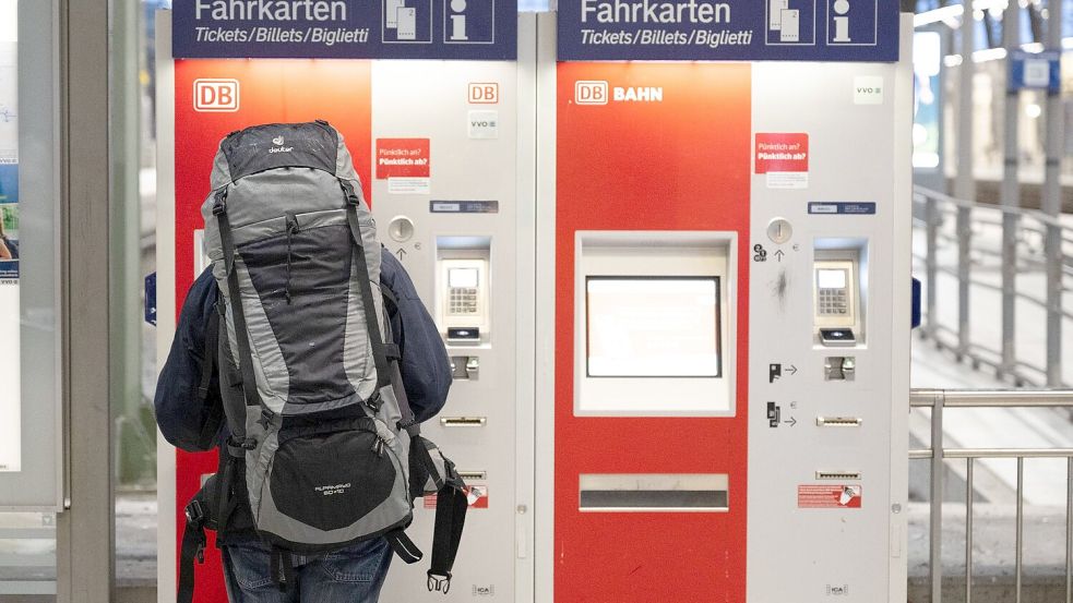 Bahnchefin Palla setzt ein Signal: Die Fahrpreise bleiben bis auf weiteres stabil. (Archivbild) Foto: Sebastian Kahnert