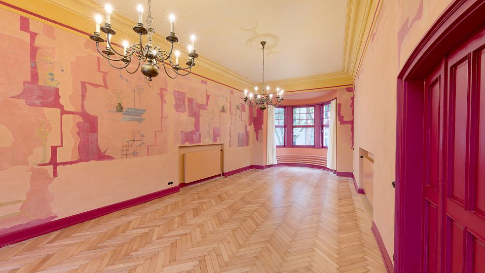 Ein einzigartiges Kunstwerk in Osnabrück: Jahrzehntelang war die Wandmalerei im Festsaal des ehemaligen Hotels zum Westerberg unter Tapeten und Platten verborgen. Nun ist sie freigelegt und restauriert – und unter Denkmalschutz gestellt. Foto: Tobias Trapp
