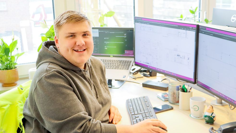Thorben Martens schafft einen Neuanfang bei Bohlen und Doyen. Er musste eine Ausbildung aufgrund seiner Neurodermitis abbrechen. Foto: Agentur für Arbeit Emden-Leer