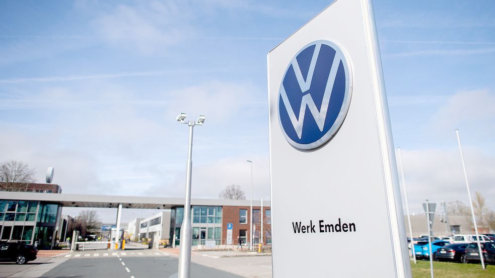 Von einem wiederholten Produktionsstopp betroffen: VW Emden. Foto: Hauke-Christian Dittrich/dpa