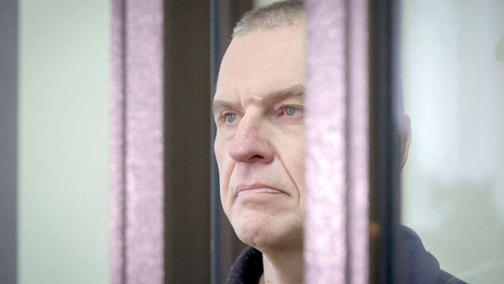 Der Journalist Andrzej Poczobut wurde nach fünf Jahren Haft in Belarus freigelassen. (Archivbild) Foto: Leonid Shcheglov/Pool BelTA/AP/d