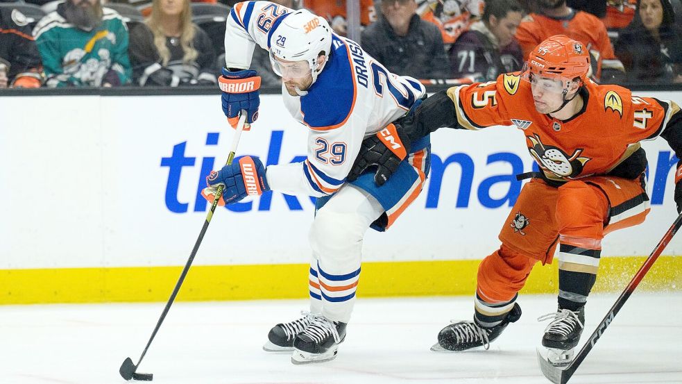 Leon Draisaitl konnte das Playoff-Aus der Edmonton Oilers erst einmal abwenden. (Archivfoto) Foto: Kyusung Gong