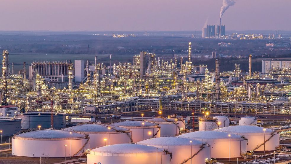 Chemiewerk in Deutschland: „Die Lieferketten geraten spürbar unter Druck.“ (Archivbild) Foto: Jan Woitas