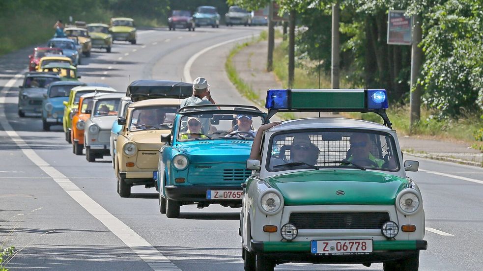 Der Trabant ist heutzutage ein echtes Kultobjekt, wie zum Beispiel das Internationale Trabanttreffen wie hier in Zwickau beweist. Foto: IMAGO/Eibner