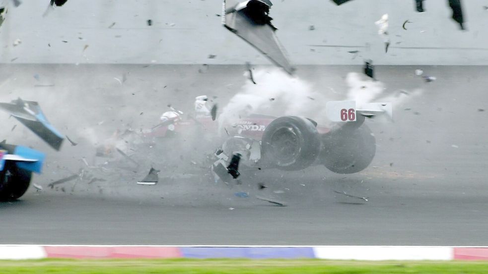 Alex Zanardi mussten nach einem schweren Unfall auf dem Lausitzring beide Beine amputiert werden. (Archivbild) Foto: Matthias Hiekel/dpa-Zentralbild/