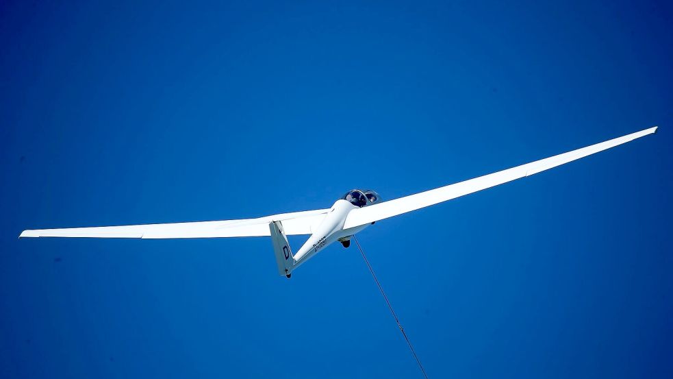 Der Pilot starb noch an der Unglücksstelle. (Symbobild) Foto: David Young