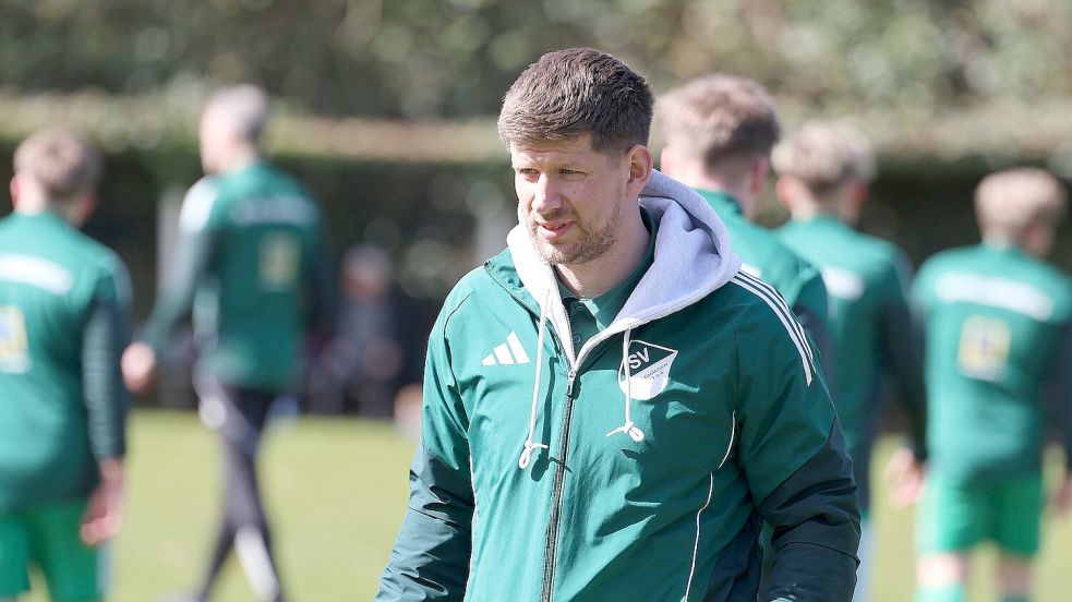 Der Wallinghausener Trainer Max Beccard sah einen verdienten Auswärtserfolg in Borssum. Foto: Wilfried Gronewold