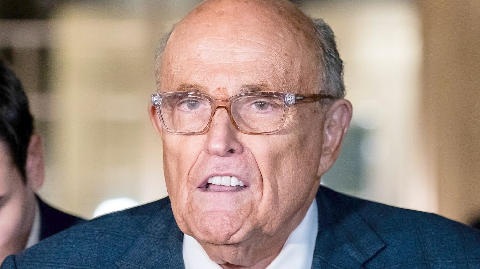 New Yorks Ex-Bürgermeister Rudy Giuliani liegt einem Sprecher zufolge in kritischem Zustand im Krankenhaus. (Archivbild) Foto: Adam Gray/AP/dpa
