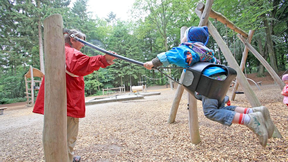 Der Spielplatz beim Kletterwald bei Mutter Janssen bietet nicht nur für kleine Kinder, sondern auch für große Kletterer viele Aktivitäten. Foto: Romuald Banik