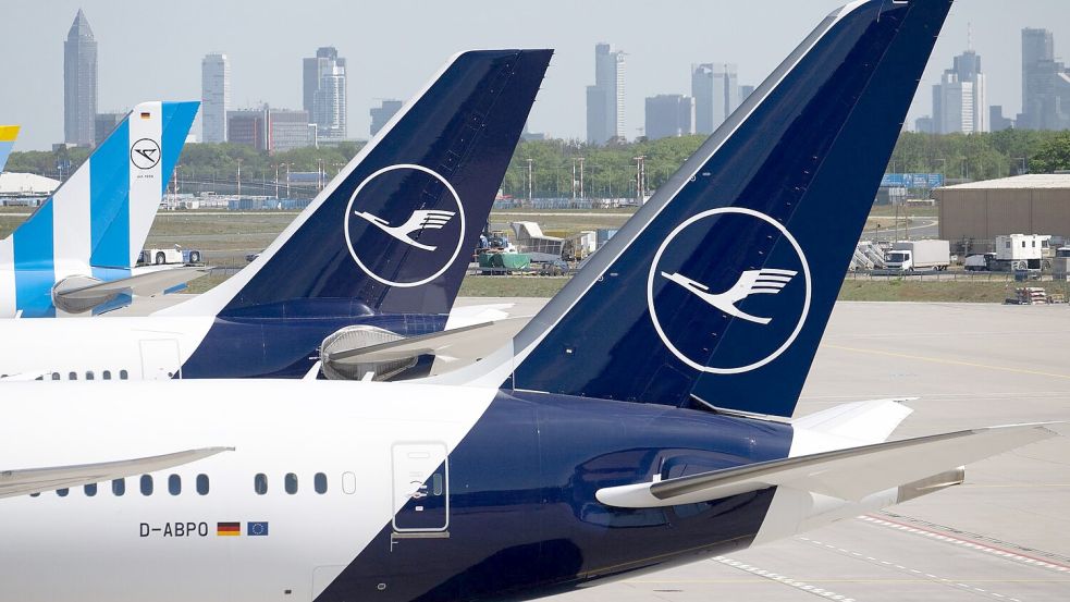 Die Lufthansa investiert in ihren Service an Bord. (Archivbild) Foto: Boris Roessler