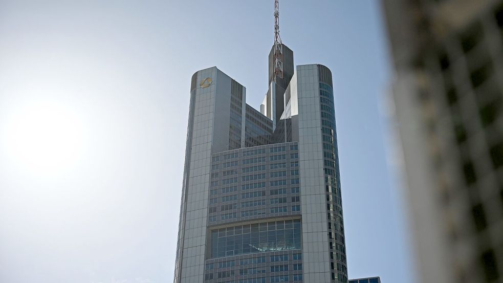 Objekt der Begierde: die Commerzbank in Frankfurt. (Archivbild) Foto: Michael Brandt