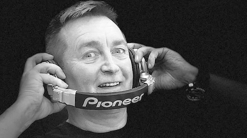 Hat sein Handwerk nicht verlernt: DJ Eric lässt das alte „Dinis“-Gefühl aufleben. Foto: privat