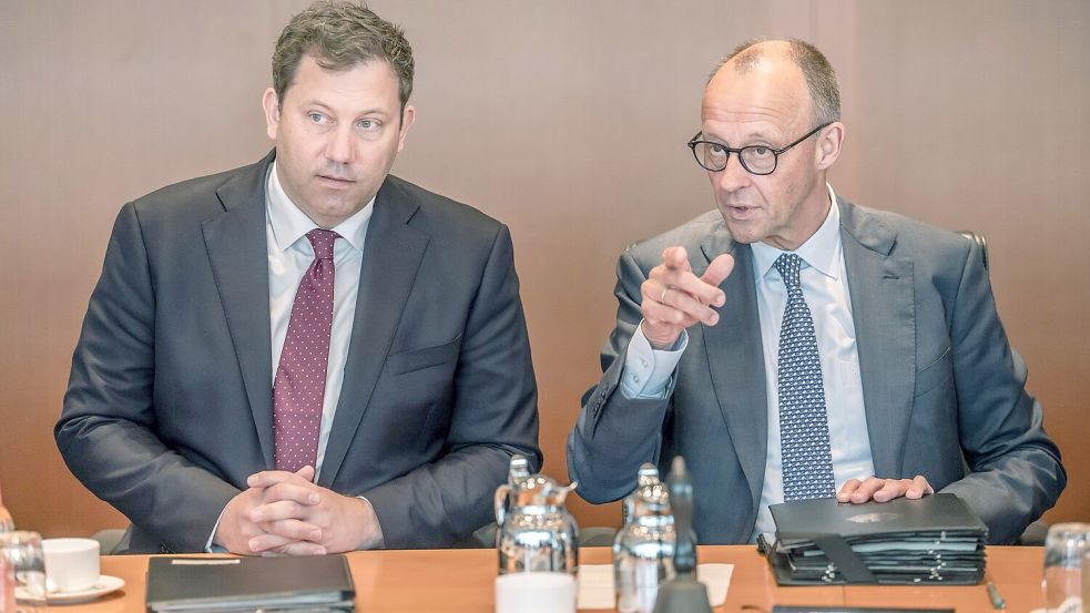 „Business as usual“ in der Kabinettssitzung. Aber eine kleine Ansprache zum Jahrestag gab es dann doch. Foto: Michael Kappeler/dpa