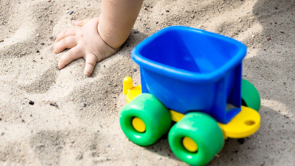 Das Kind hatte an einem eigens zu diesem Zweck aufgehäuften kleineren Sandhaufen gespielt. Foto: dpa/Christoph Soeder