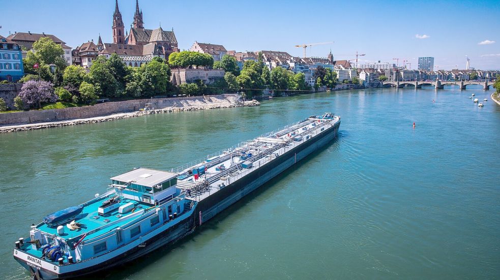 Das Grundwasser entlang des Oberrheins ist nach einer Studie erheblich mit Schadstoffen belastet (Archivbild). Foto: Jens Büttner