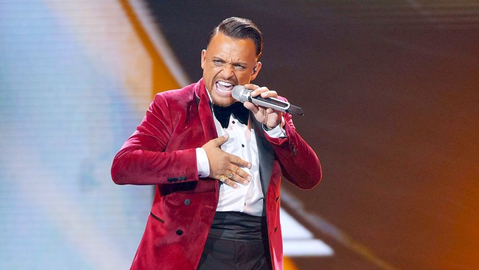 Nach 16 Jahren wieder im DSDS-Finale: Menowin Fröhlich Foto: Stefan Gregorowius/RTL/dpa