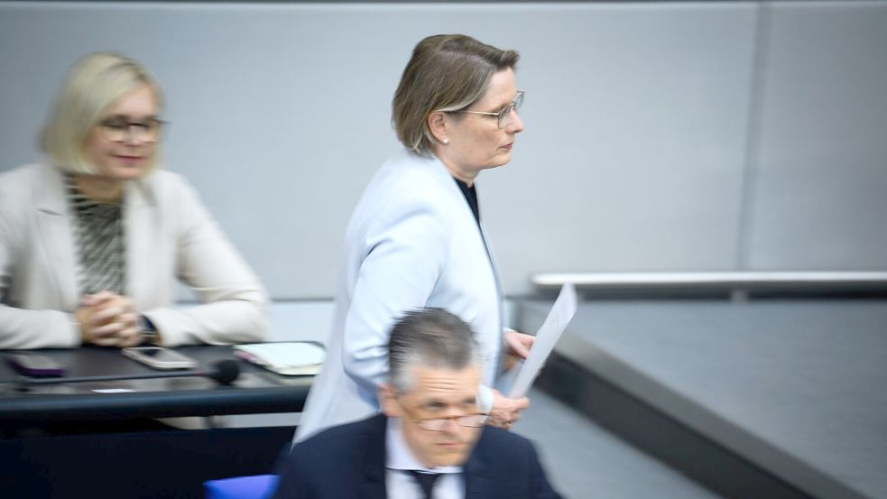 Justizministerin Stefanie Hubig sieht das beschlossene Gesetz als wichtigen Schritt. Foto: Bernd von Jutrczenka/dpa