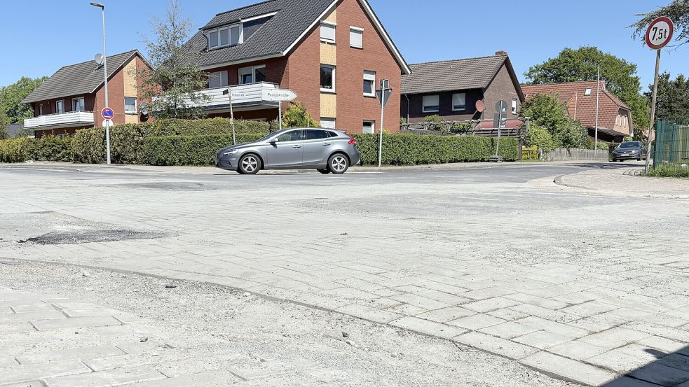 Der Kreuzungsbereich Kirchdorfer Straße/Kreuzstraße ist wieder befahrbar.Foto: Mieke Matthes