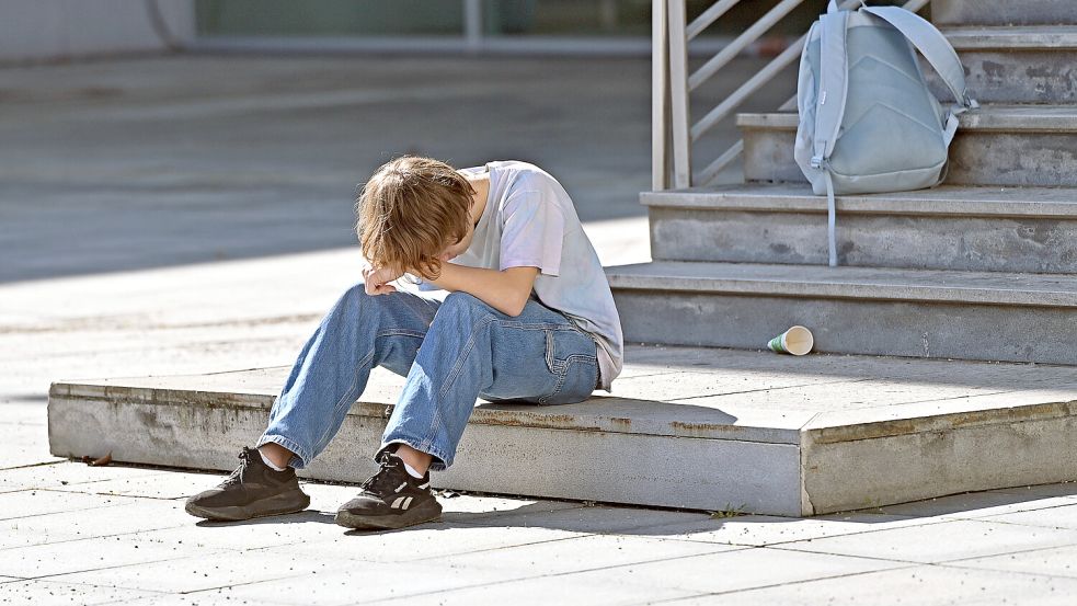 Wenn Kinder und Jugendliche im Grundschulalter in die stationäre Jugendhilfe aufgenommen werden, entstehen über die Jahre hohe Kosten Jetzt will der Bund mit einer Reform der Jugendhilfe Geld in Milliardenhöhe sparen. Die Stadt Osnabrück ist wenig begeistert. Foto: IMAGO Images/Sven Simon