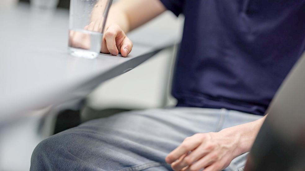 Er hätte nie eine Therapie gemacht, wenn seine Mutter ihn nicht dazu gezwungen hätte, sagt Jonas. Foto: Daniel Karmann