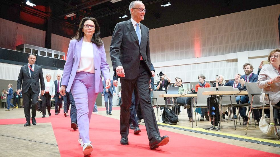 DGB-Chefin Fahimi gibt dem Kanzler Kontra. Foto: Bernd von Jutrczenka/dpa