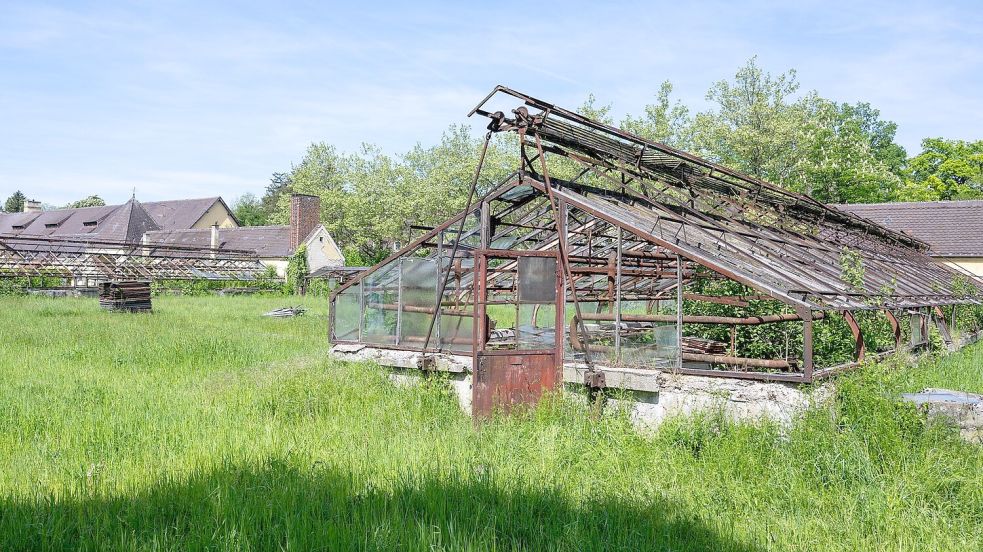 Der berüchtigte „Kräutergarten“ auf dem Gelände des ehemaligen Konzentrationslagers Dachau soll zu einer Gedenkstätte werden. (Archivbild) Foto: Stefan Puchner/dpa