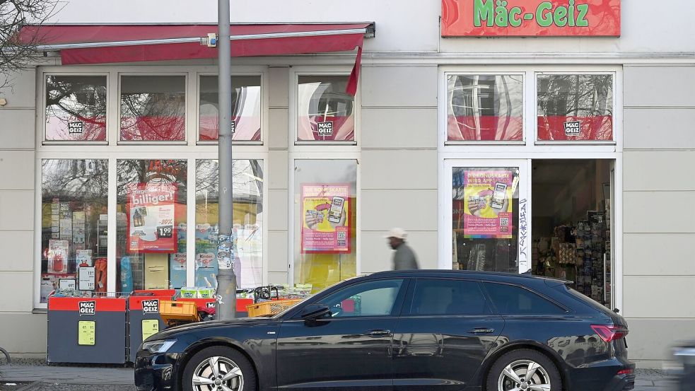 In vielen ostdeutschen Städten gibt es Filialen der Kette Mäc Geiz. Foto: Elisa Schu/dpa
