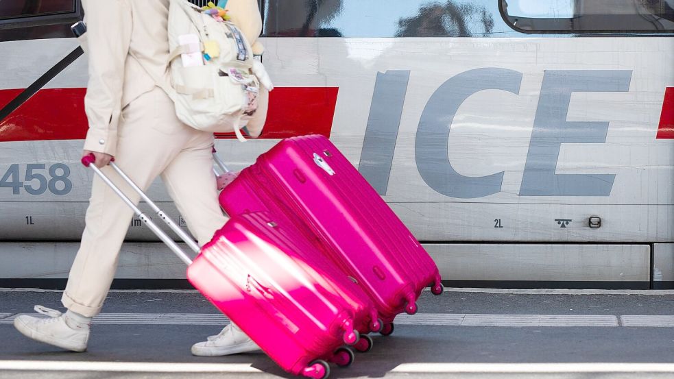 Wer mit dem Zug verreist, soll nach den Plänen der EU-Kommission auch bei Fahrten unterschiedlicher Unternehmen bei Ausfällen gut geschützt sein. (Symbolbild) Foto: Christoph Schmidt