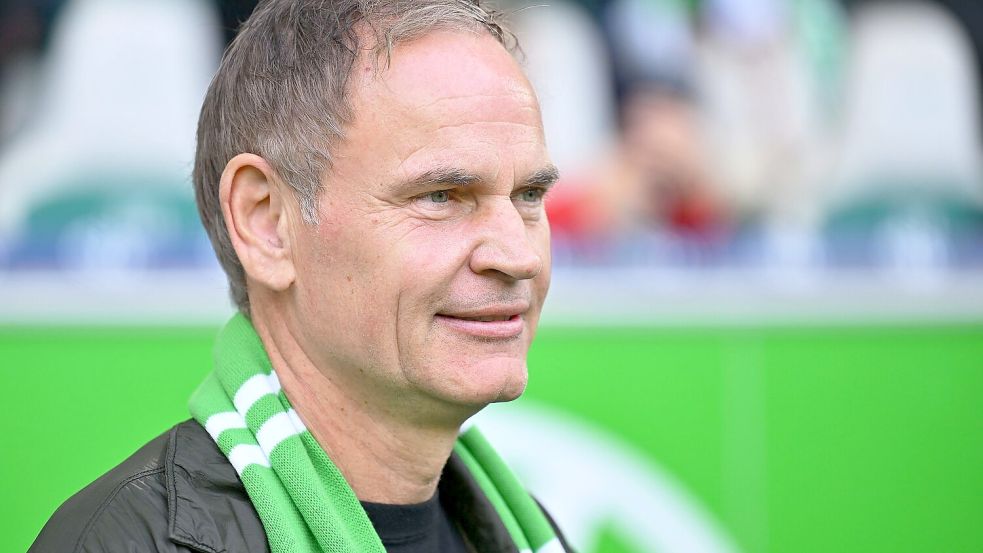 VW-Chef und VfL-Aufsichtsrat: Oliver Blume beim Spiel gegen Bayern München. Foto: Swen Pförtner/dpa