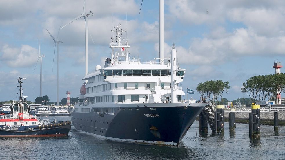 Das Kreuzfahrtschiff „Hondius“ ist zurück in den Niederlanden - die Besatzung muss in Quarantäne. Foto: Patrick Post
