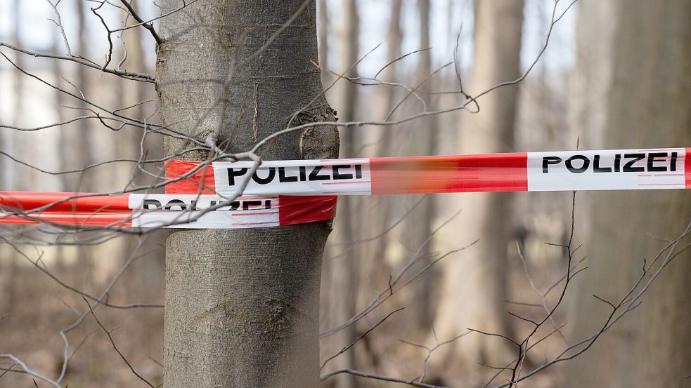 Ein Mann soll seine getrennt lebende Ehefrau bei einem Spaziergang getötet haben. Foto: dpa/Rolf Vennenbernd