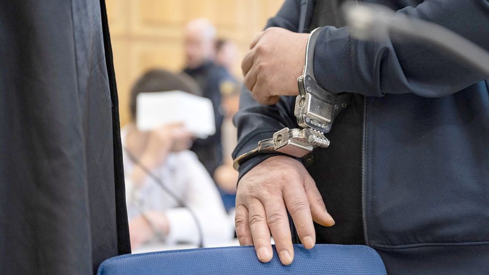 Für 59 Taten standen die fünf Männer vor Gericht – nun hat das Landgericht Heilbronn sie verurteilt. (Archivbild) Foto: Marijan Murat