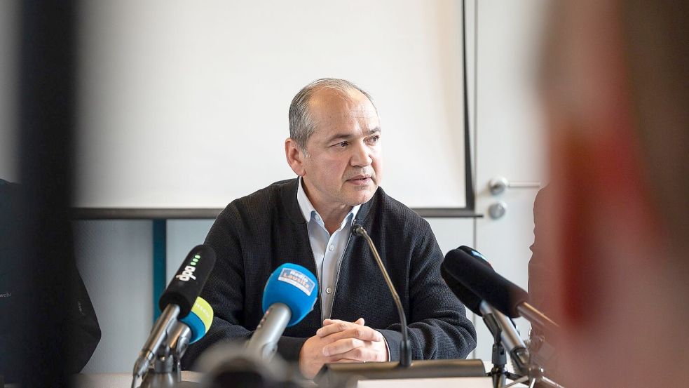 Die Rettung der drei Vermissten stehe an erster Stelle, sagt Octavian Ursu (CDU). Foto: Paul Glaser/dpa