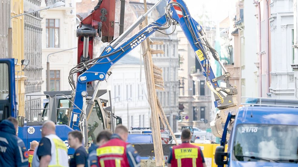 Das Gebiet um die Einsturzstelle ist weiträumig abgesperrt. Foto: Sebastian Kahnert