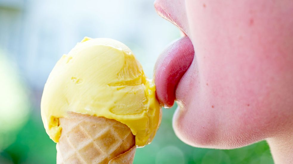 Schlangen vor Eisdielen - damit muss am Wochenende gerechnet werden. (Archivbild) Foto: Uwe Anspach
