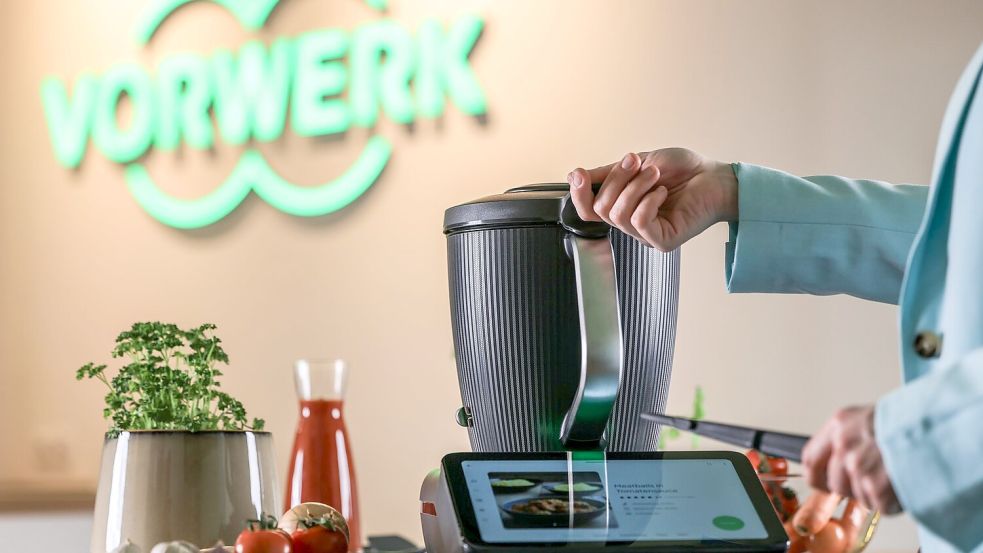Mit dem Thermomix kann man unter anderem Lebensmittel zerkleinern, vermischen und erhitzen. Foto: Oliver Berg