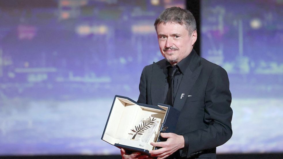 Der Gewinner des Abends: Cristian Mungiu. Foto: Sameer Al-Doumy/AFP/dpa
