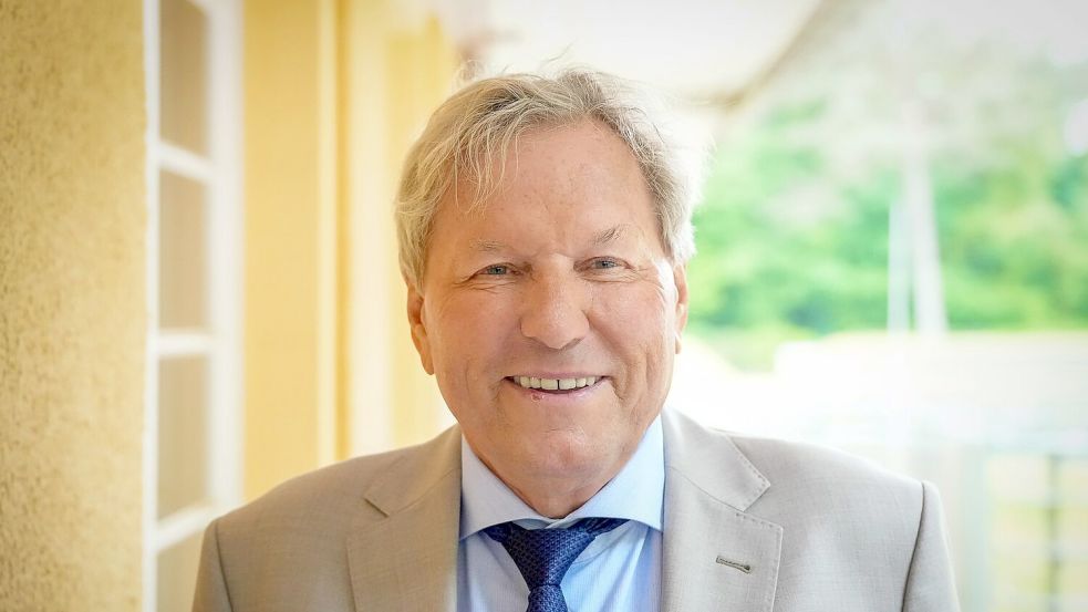 Im nächsten Jahr feiert Bernhard Brink seinen 75. Geburtstag, dann geht es auch auf große Abschiedstour. Foto: Soeren Stache/dpa