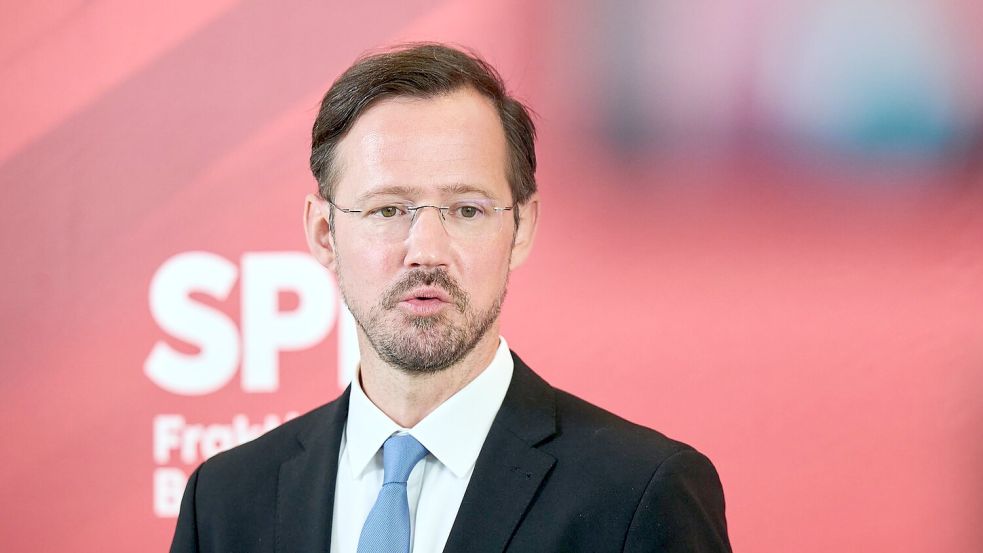 Der SPD-Fraktionsgeschäftsführer Dirk Wiese will die Ergebnisse der Rentenkommission abwarten. (Archivbild) Foto: Annette Riedl