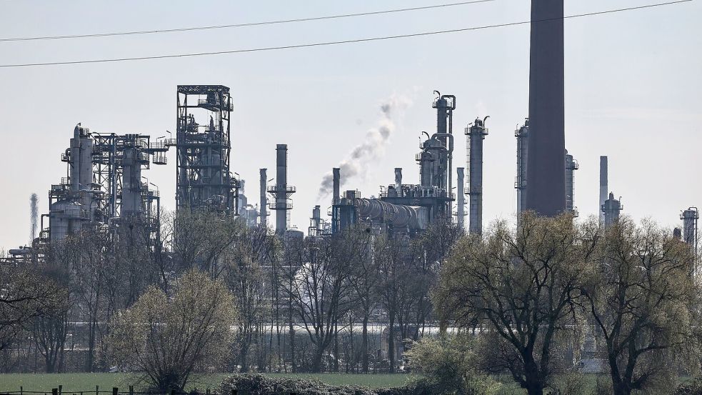 BP-Raffinerie: Der Konzern profitiert von hohen Ölpreisen, muss aber einen hochrangigen Abgang verkraften Foto: Oliver Berg
