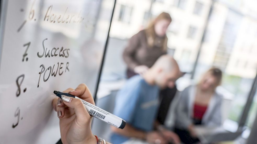 Ein Ergebnis der Untersuchung: Aktuelle und frühere Studenten gründen in vielen anderen europäischen Ländern eher ein Unternehmen als in Deutschland. (Symbolbild) Foto: Oliver Berg